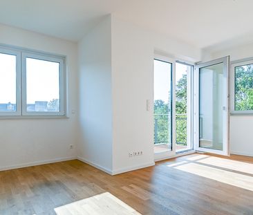 KOMFORTABEL UND VERKEHRSGÜNSTIG WOHNEN - BALKON, FUSSBODENHEIZUNG, EINBAUKÜCHE , PARKETT UND AUFZUG - Foto 5