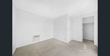 Modern 3-Bedroom Townhouse in Maidstone - Photo 4