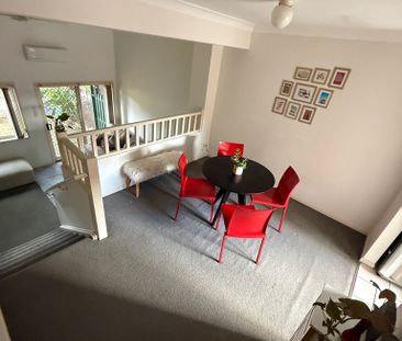 Bundall - Photo 2