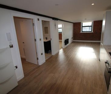 2 bedroom flat to rent - Photo 2