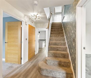 4 bedroom detached house to rent - Photo 2