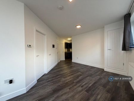 1 bedroom flat to rent - Photo 3