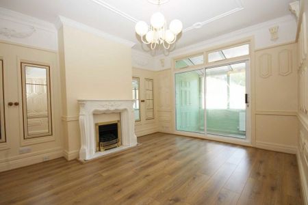 4 bedroom end of terrace house to rent - Photo 3