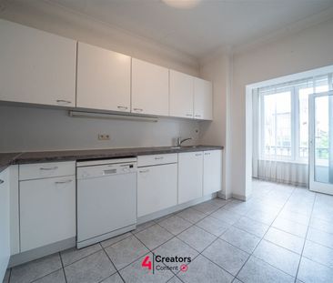 Stijlvol appartement in het bruisende hart van Sint-Niklaas! - Photo 4