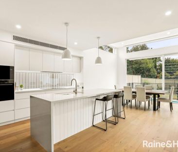 Family Home in a Tightknit Cul-de-sac - Photo 3