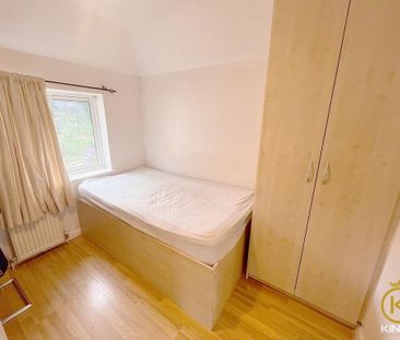 4 bedroom semi-detached house to rent - Photo 5