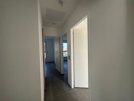 Location Maison 4 pièces 84m² ST JULIEN L ARS 86800 - Photo 5