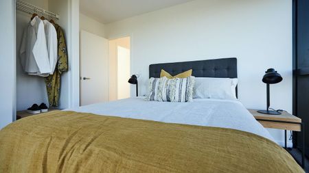 FURNISHED 2 Bed + 2 Bath Apartment - Photo 3