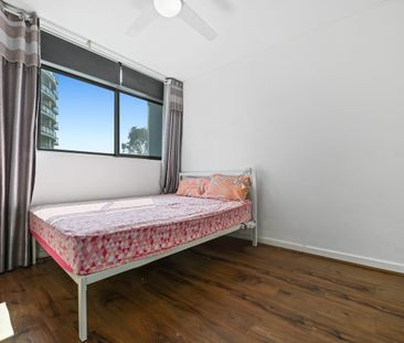 Modern 2-Bedroom Unit in Prime Rockdale Location. - Photo 2