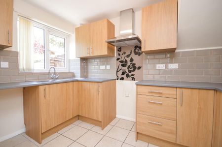 3 bedroom semi-detached house to rent - Photo 4