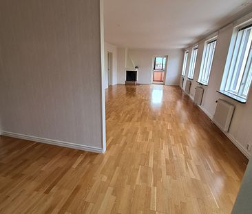 Lunnegatan 19 lgh 1201 i Åmål (inglasad balkong) p-plats ingår i hy... - Foto 4