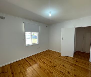 To register & apply for this property, please use this link: https:... - Photo 4