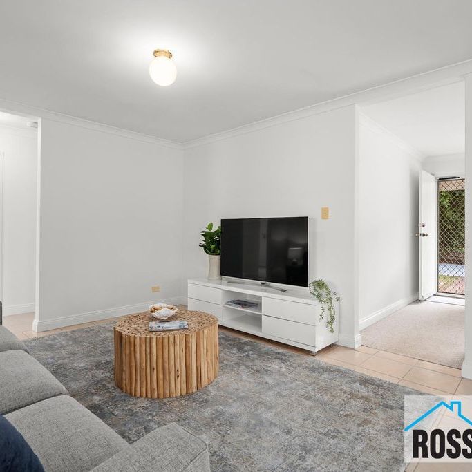 Spacious & Secure 4-Bedroom Family Home - Photo 1