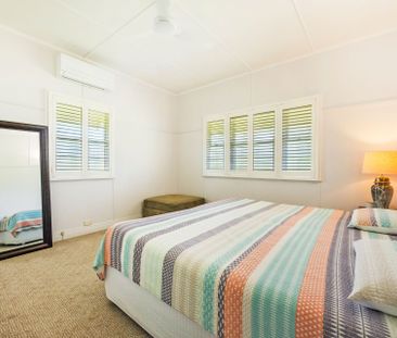 Spacious 4 Bedroom House Featuring Tranquil Riverside Living - Photo 6