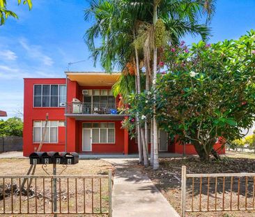 Bright and Breezy Nightcliff Apartment! - Photo 4