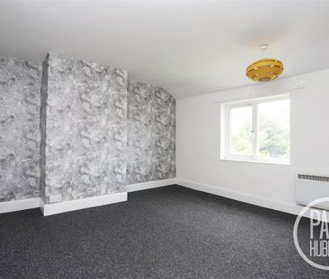 Beccles Road, Lowestoft, NR33 - Photo 3