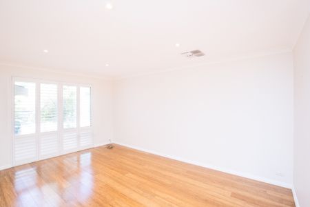 3 Oakapple Drive, Duncraig WA 6023 - House For Rent | Domain - Photo 3