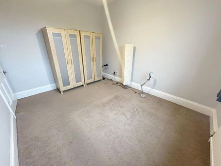 3 bedroom apartment to rent - Photo 2