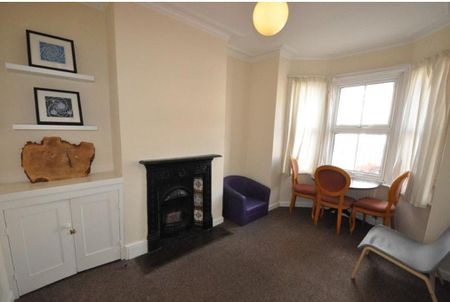 3 Bed Terraced House, Highgrove Street, RG1 - Photo 2