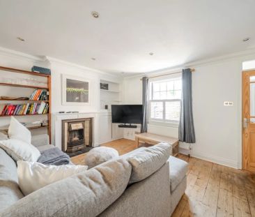 3 bedroom end of terrace house to rent - Photo 2