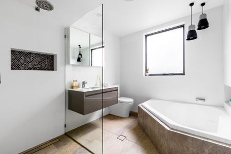 Belrose, 6 Wearden Road - Photo 3