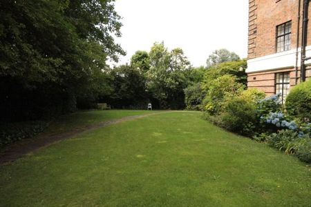 Hanger Lane, Ealing, W5 1EW - Photo 2