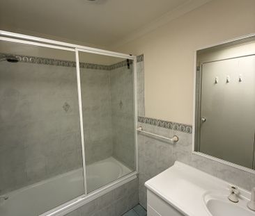 Low-Maintenance Waterfront Townhouse - Photo 6