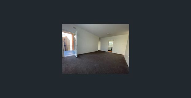 Two Bedroom Apartment with Lock-up Garage in North Sydney - Photo 1