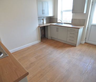 3 bed Terraced - To Let - Photo 6