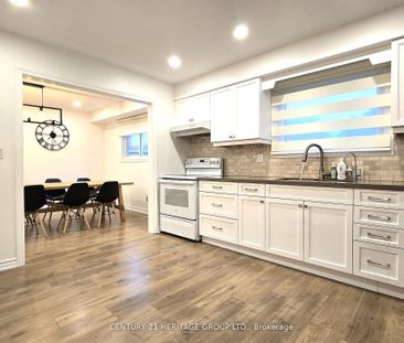 For Lease - 897 Caldwell Street, Newmarket, Ontario - Photo 2