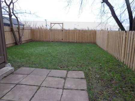 For Lease - 212 Mcanulty Boulevard, Hamilton, Ontario - Photo 5