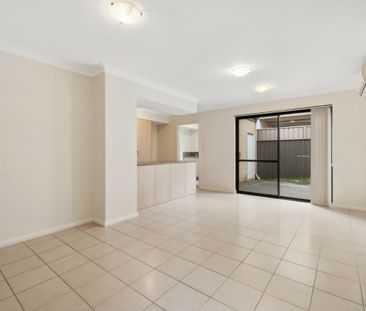 Spacious 3-Bedroom Townhouse for Rent in Cannington - Photo 6