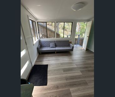 Cozy 3 Bedrooms House @ Indooroopilly (Furnished). Water included i... - Photo 2