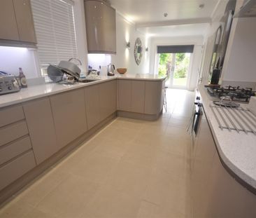 1 bedroom Flat To Let - Photo 6