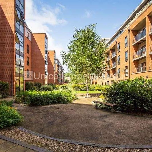 Windsor Court, Mostyn Grove, London, E3 - Photo 1