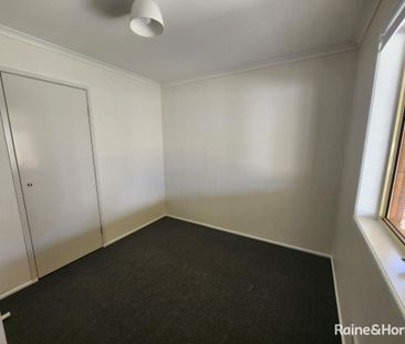 4 Bed Family Home - Photo 5