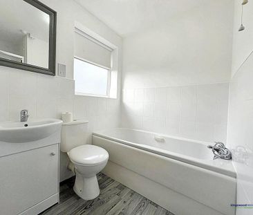 3 bedroom detached bungalow to rent - Photo 4