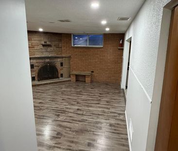For Lease - 33 prouse Drive, Brampton, Ontario - Photo 2