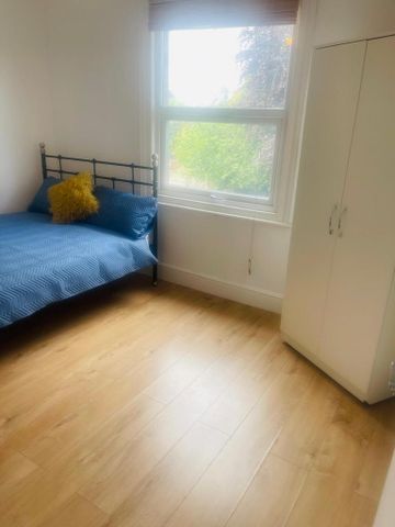 1 bedroom in a house share to rent - Photo 5