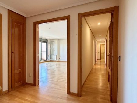 4 room luxury Flat for rent in Alcobendas, Spain - Foto 2