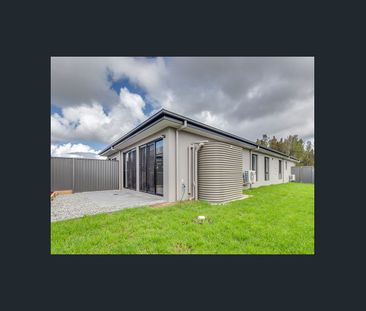 Four Bedroom Duplex - Photo 2