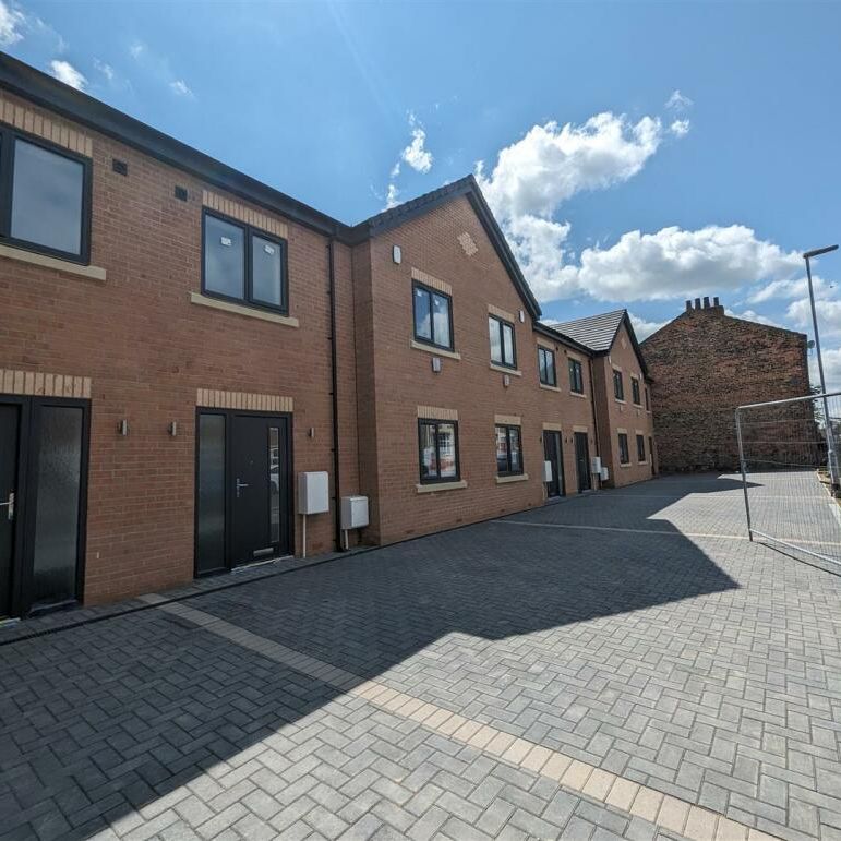 3 bedroom townhouse to rent - Photo 1
