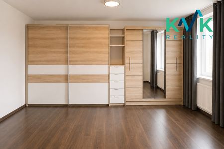 Pronájem bytu 2+1 79 m², Vrázova, Karlovy Vary - Photo 3