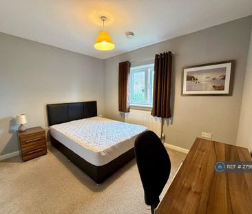 1 bedroom in a house share to rent - Photo 2
