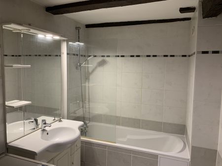 Location Appartement 3 pièces 85m² SARREGUEMINES 57200 - Photo 2