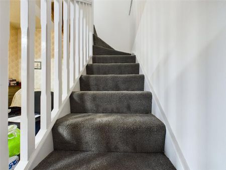 Property to rent - Photo 4