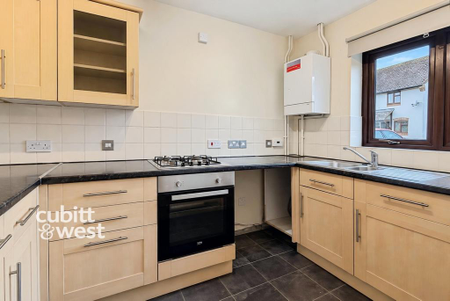 2 bedroom terraced house to rent - Photo 2