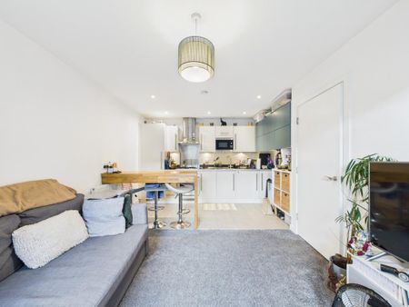 2 bedroom flat to rent - Photo 2