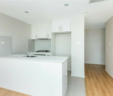 Sun-Filled Two Bedroom Apartment in the Heart of Burwood ! - Photo 4