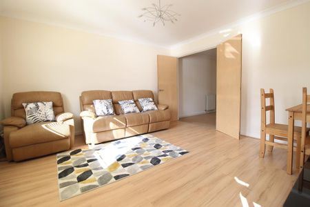 2 bedroom flat to rent - Photo 3